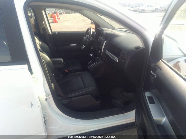 1C4NJDEB8GD636317 Jeep Compass High Altitude Edition