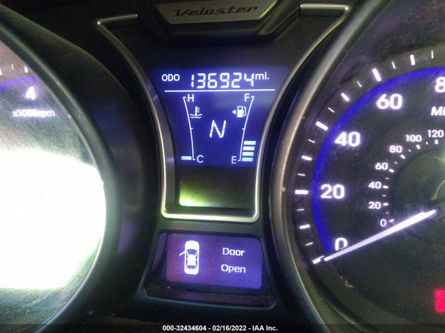 2015 Hyundai Veloster, VIN: KMHTC6AE7FU237180