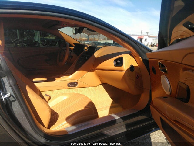 2017 Aston Martin DB11, VIN: SCFRMFAV1HGL00207