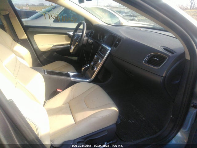 2018 Volvo V60, VIN: YV140MEL0J2388844