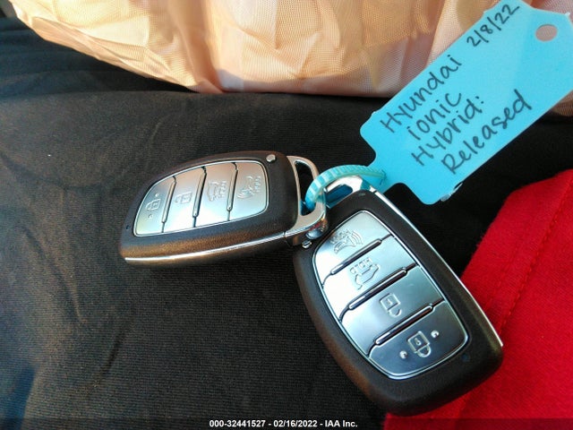 2020 Hyundai Ioniq, VIN: KMHC65LC8LU220218