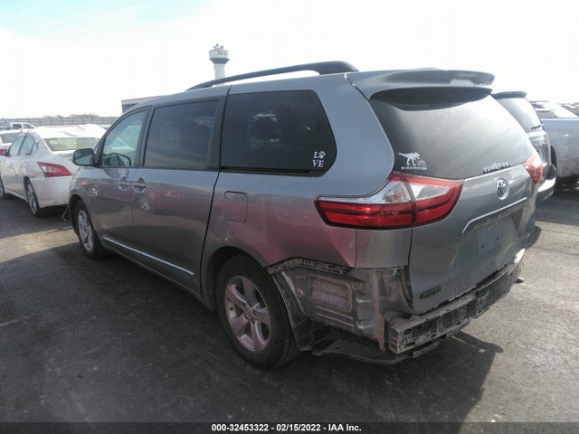 2017 Toyota Sienna, VIN: 5TDKZ3DC9HS897879