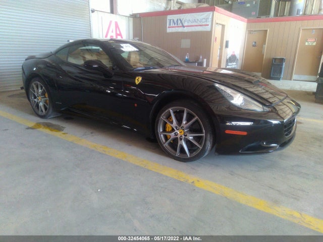 2014 Ferrari California, VIN: ZFF65TJA6E0203259