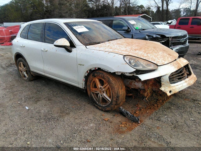 2016 Porsche Cayenne, VIN: WP1AE2A20GLA62135