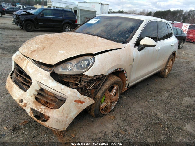 2016 Porsche Cayenne, VIN: WP1AE2A20GLA62135