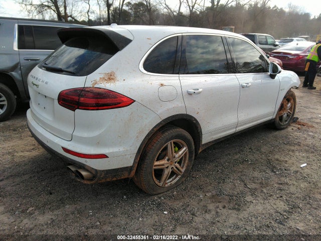 2016 Porsche Cayenne, VIN: WP1AE2A20GLA62135