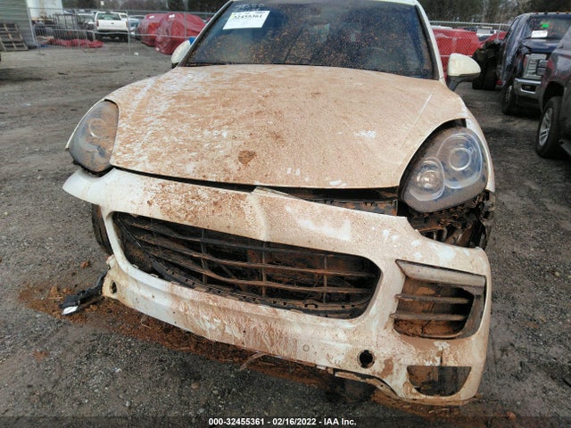 2016 Porsche Cayenne, VIN: WP1AE2A20GLA62135