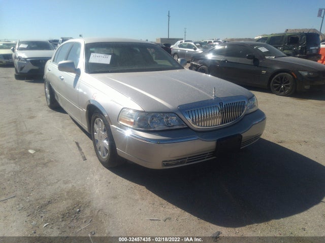Lincoln Town Car Cartier L 2003 1LNHM85W93Y619507 главное изображение