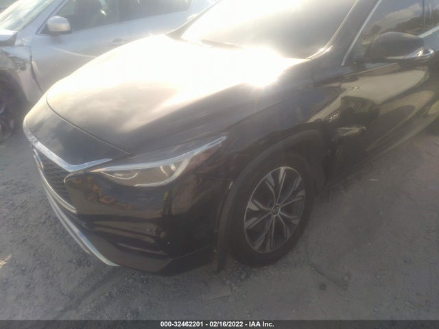 2018 Infiniti QX30, VIN: SJKCH5CR8JA047282