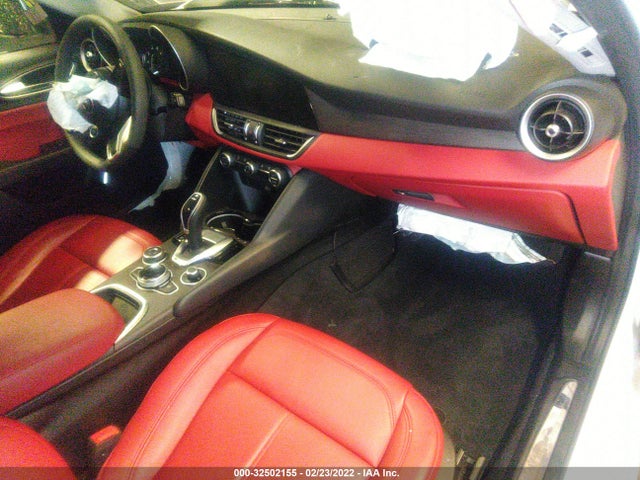 2021 Alfa Romeo Giulia, VIN: ZARFANBN0M7644548