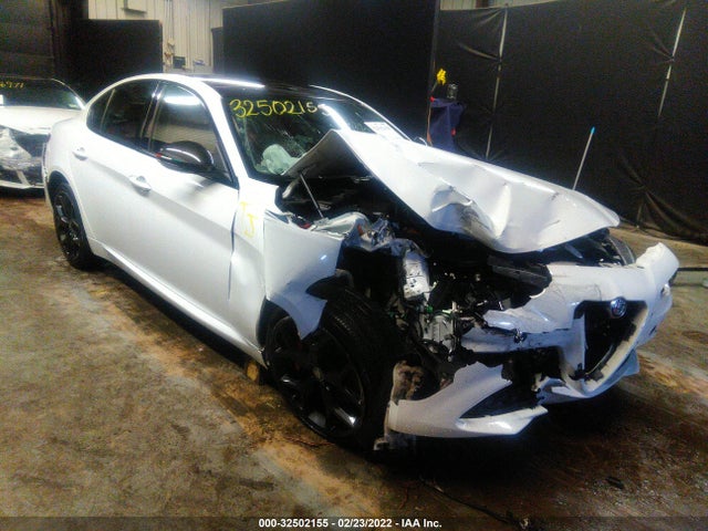 2021 Alfa Romeo Giulia, VIN: ZARFANBN0M7644548