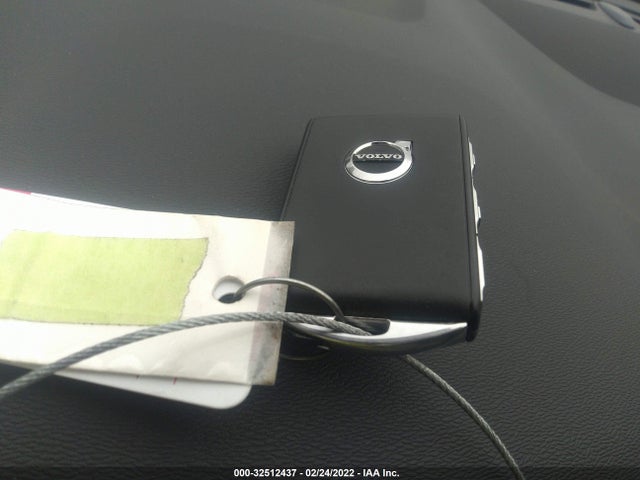 2021 Volvo V60, VIN: YV4102WK9M1077875