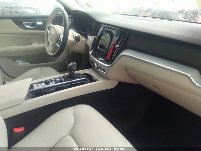 2021 Volvo V60, VIN: YV4102WK9M1077875