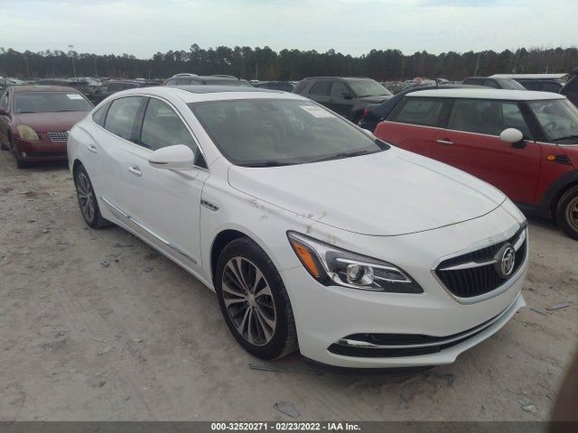 2018 Buick LaCrosse, VIN: 1G4ZR5SS5JU136820