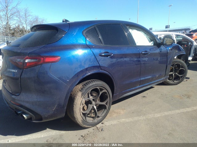 ZASFAKEVXJ7C17675 Alfa Romeo STELVIO QUADRIFOGLIO