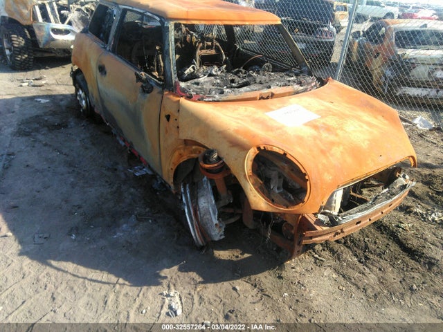 2008 MINI COOPER HARDTOP WMWMF33518TU66794 Photo 0