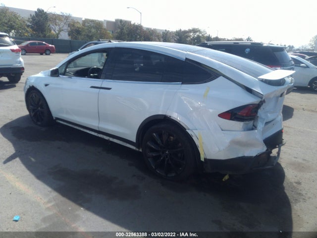 2017 Tesla Model X, VIN: 5YJXCBE2XHF044502
