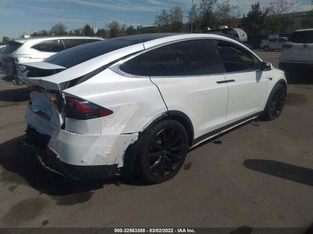 2017 Tesla Model X, VIN: 5YJXCBE2XHF044502