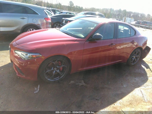 2018 Alfa Romeo Giulia, VIN: ZARFAECN5J7597320