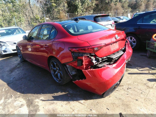 2018 Alfa Romeo Giulia, VIN: ZARFAECN5J7597320