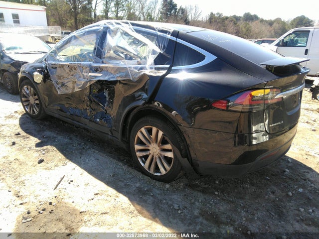 2016 Tesla Model X, VIN: 5YJXCDE28GF026011