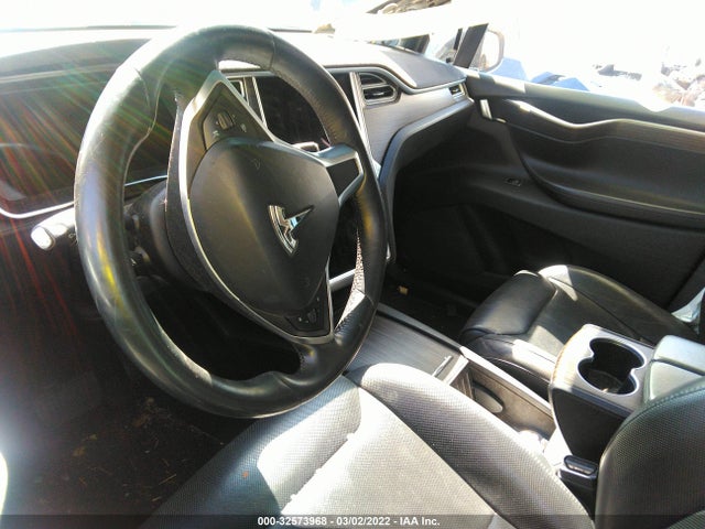 2016 Tesla Model X, VIN: 5YJXCDE28GF026011