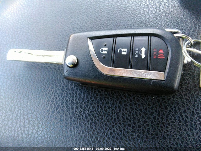 2018 Toyota Camry, VIN: 4T1B11HKXJU100145