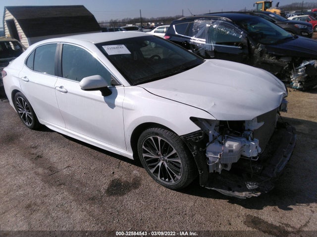 2018 Toyota Camry, VIN: 4T1B11HKXJU100145