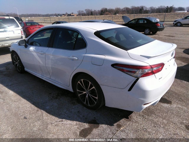 2018 Toyota Camry, VIN: 4T1B11HKXJU100145