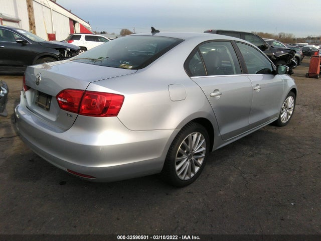 3VWLL7AJ4DM388984 Volkswagen Jetta Sedan Tdi W/premium/nav