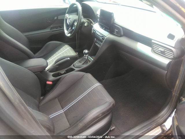 2022 Hyundai Veloster, VIN: KMHT36AH2NU012240