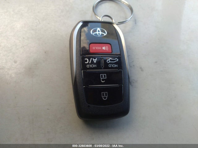 2021 Toyota RAV4, VIN: JTMFB3FV1MD045889