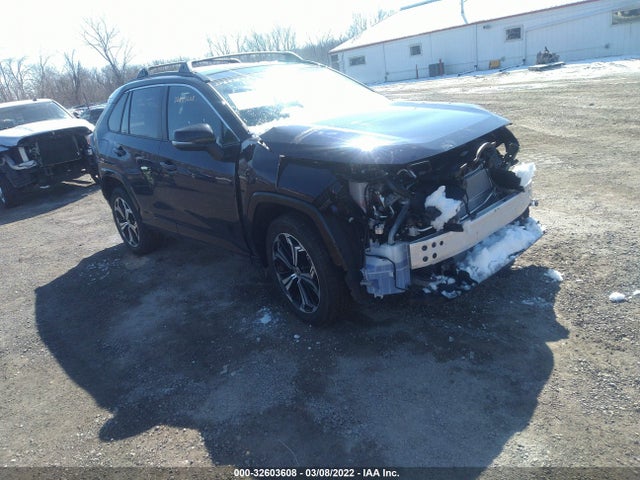 2021 Toyota RAV4, VIN: JTMFB3FV1MD045889