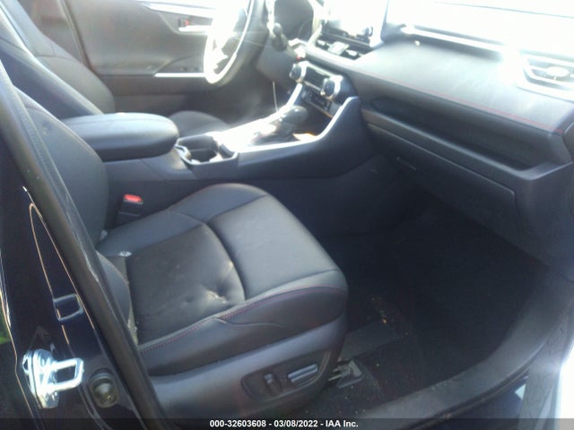 2021 Toyota RAV4, VIN: JTMFB3FV1MD045889