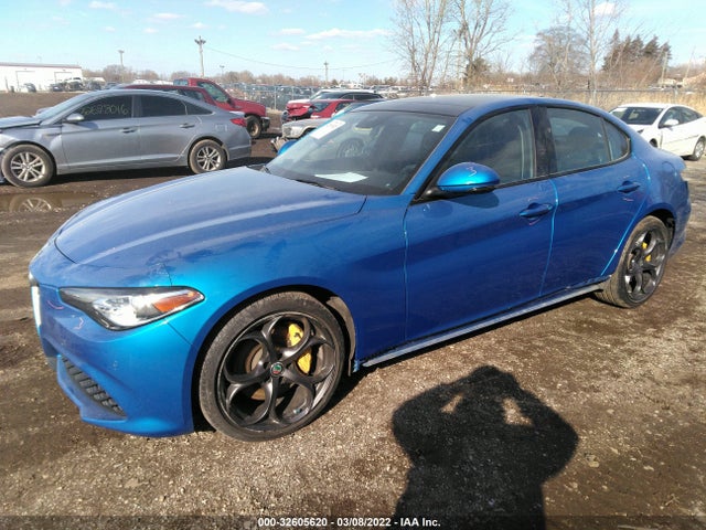 2018 Alfa Romeo Giulia, VIN: ZARFAEEN3J7565981
