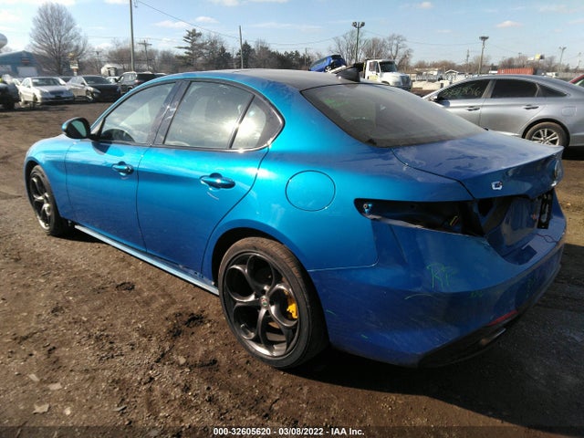 2018 Alfa Romeo Giulia, VIN: ZARFAEEN3J7565981