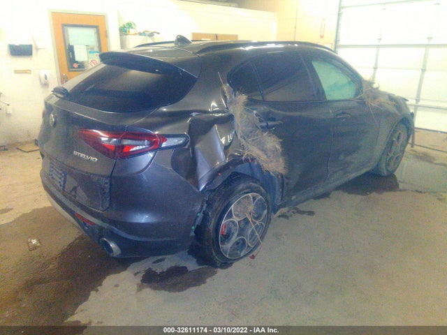 2018 Alfa Romeo Stelvio, VIN: ZASFAKPNXJ7B79605