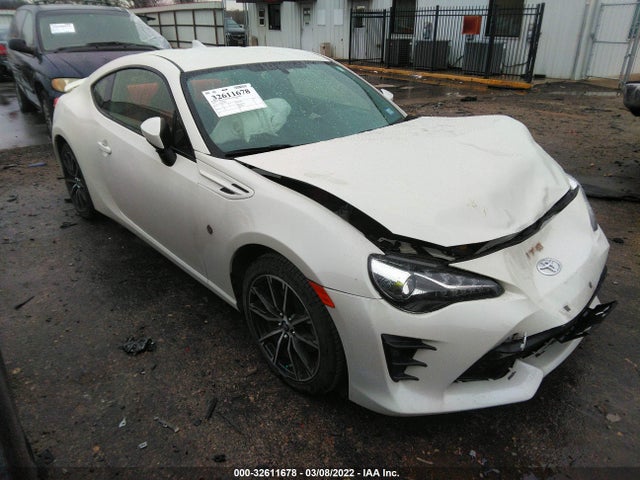 2017 Toyota 86, VIN: JF1ZNAA10H9709157