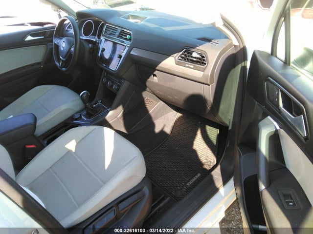 2018 Volkswagen Tiguan, VIN: 3VV2B7AXXJM059452