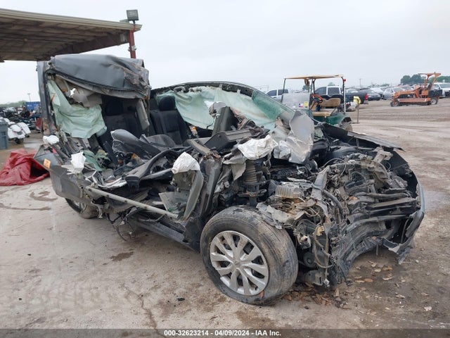 Nissan ROGUE S 2017 KNMAT2MT9HP585403 Image 1