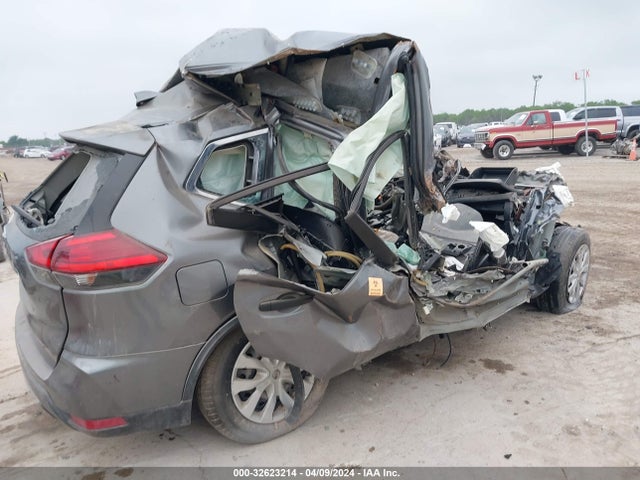 Nissan ROGUE S 2017 KNMAT2MT9HP585403 Image 4