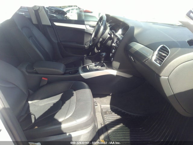 2016 Audi A4, VIN: WAUBFAFL5GN008670