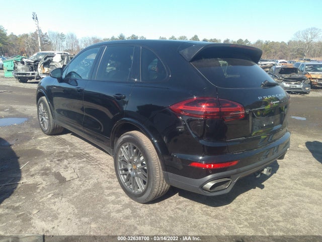2018 Porsche Cayenne, VIN: WP1AA2A25JKA04935