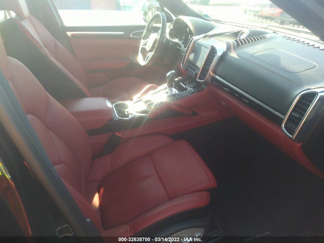 2018 Porsche Cayenne, VIN: WP1AA2A25JKA04935