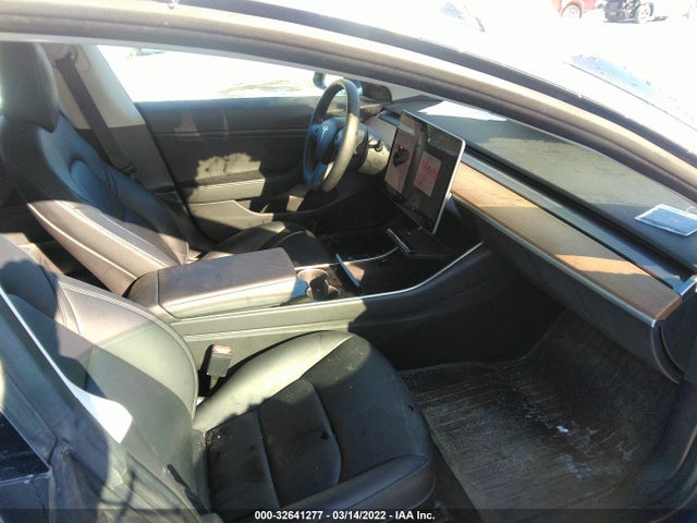 2018 Tesla 3, VIN: 5YJ3E1EB1JF105969
