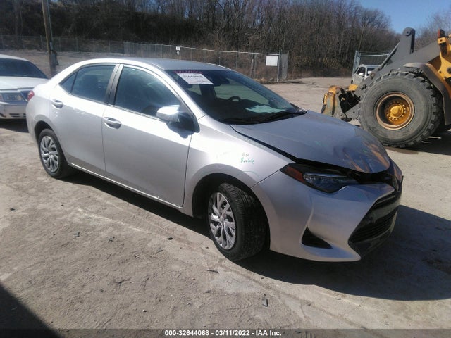 Toyota COROLLA LE 2018 2T1BURHE0JC104593 Image 1