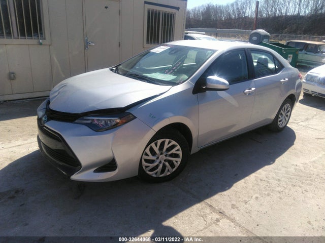 Toyota COROLLA LE 2018 2T1BURHE0JC104593 Image 2