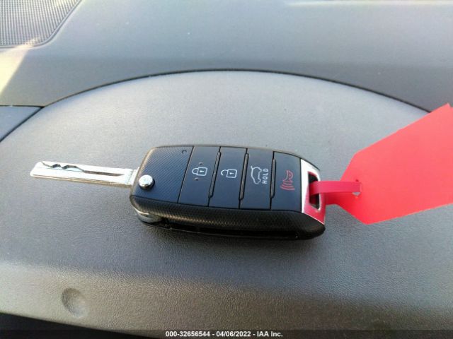 KNDJN2A21G7827699 KIA Soul Base