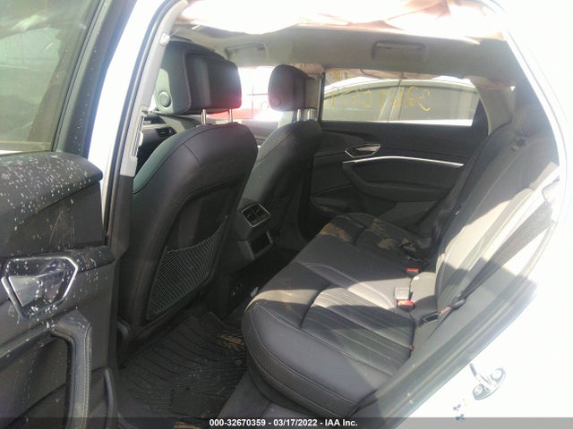 2021 Audi e-tron, VIN: WA1AAAGE7MB010473