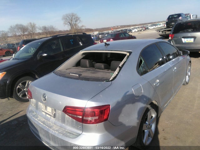 3VWLA7AJ6FM418088 Volkswagen Jetta Sedan 2.0l Tdi Se